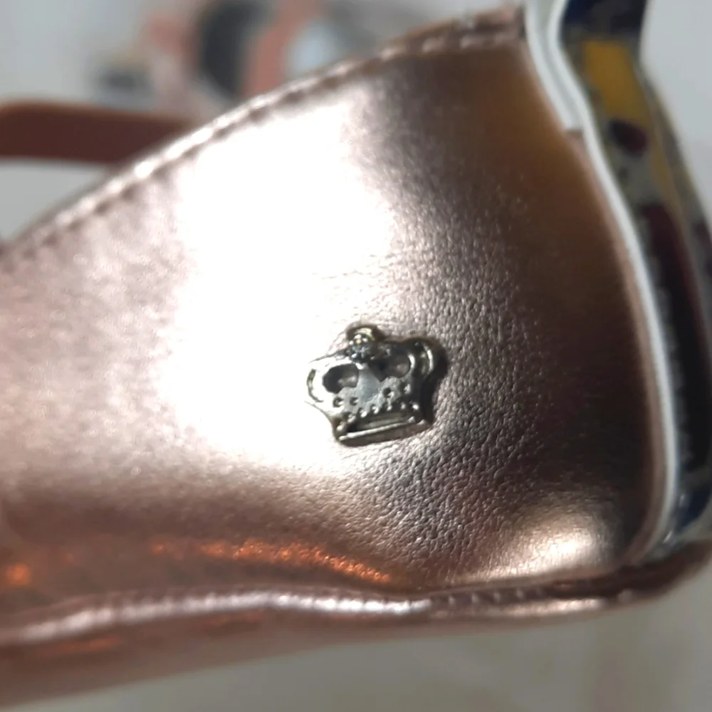 Juicy Couture Baby Venice Baby Shoes Size 4 Rose Gold Silver Metallic with Box